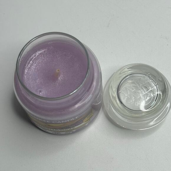Yankee Candle LEMON LAVENDER Small Jar Candle 3.7 oz New - Picture 4 of 4